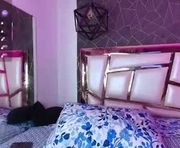 annie_swan is a  year old female webcam sex model.