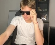 yoursuggarboy is a 21 year old male webcam sex model.