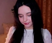 silkyaura is a  year old female webcam sex model.