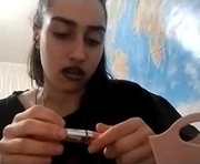 mozellesoomaroo is a 18 year old female webcam sex model.