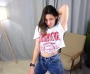 lashawnkarczewski is a 18 year old female webcam sex model.