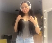 lakishaamini is a 18 year old female webcam sex model.