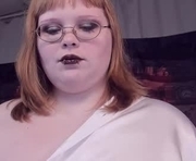 lottieparker is a 18 year old female webcam sex model.