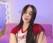 ninna_tay is a 20 year old female webcam sex model.