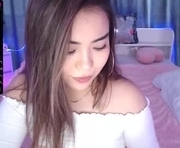 salisuno is a 20 year old female webcam sex model.