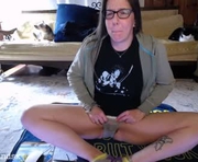 tylersands is a 34 year old female webcam sex model.