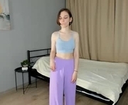 laylakelly is a 18 year old female webcam sex model.