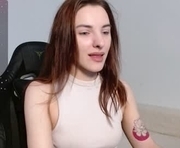 elisalissa is a 18 year old female webcam sex model.