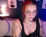 martinarousee_ is a 25 year old female webcam sex model.