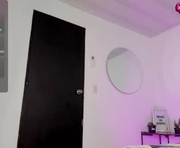 natashamendoza23 is a 21 year old female webcam sex model.