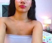 sweettyalondra is a 18 year old female webcam sex model.