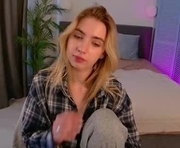 hearty_heart is a  year old female webcam sex model.