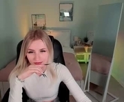 cattykitt is a 18 year old female webcam sex model.