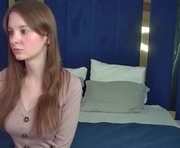 ivyhaes is a 18 year old female webcam sex model.