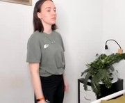 falinechaplin is a 18 year old female webcam sex model.