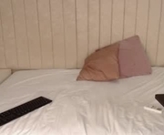 littleoliviia_ is a 21 year old female webcam sex model.