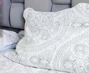 Free live sex webcam with  yrs old female, ,  ,  - alicestevens_