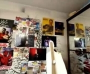 yevettedevenecia is a 19 year old female webcam sex model.