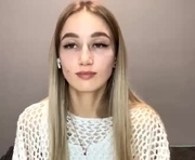 ameliaduraku is a 18 year old female webcam sex model.