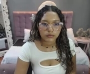 jimena_bell is a 18 year old female webcam sex model.