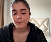 corlisssummerour is a 19 year old female webcam sex model.