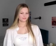 baby_ruth is a 18 year old female webcam sex model.