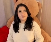 elyross_ is a 24 year old female webcam sex model.