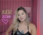 emma1_b_ is a  year old female webcam sex model.