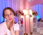 alonce_meow is a  year old female webcam sex model.