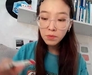 johnmerli is a 18 year old female webcam sex model.