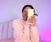 zairarose25 is a 19 year old female webcam sex model.