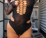 crystaldavis_ is a 19 year old female webcam sex model.