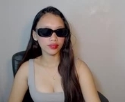 ursexynaomi69 is a  year old female webcam sex model.