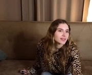 rosalvaulman is a 18 year old female webcam sex model.