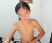 naughty_alliah is a 18 year old shemale webcam sex model.