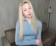 mikaelataron is a 18 year old female webcam sex model.