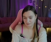 olivia_blum is a 18 year old female webcam sex model.