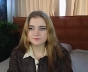 nightsaffron is a 18 year old female webcam sex model.