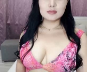 hinajeen is a 20 year old female webcam sex model.