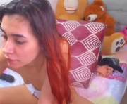 small_pussy69 is a 21 year old female webcam sex model.