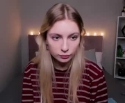 maria_hunt is a 21 year old female webcam sex model.