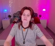 jiffyyo is a 19 year old female webcam sex model.
