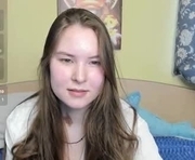 avaharis is a 18 year old female webcam sex model.