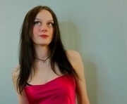 inzoi is a 18 year old female webcam sex model.