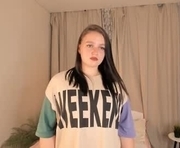 wandagunner is a 18 year old female webcam sex model.