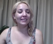 ohsweetmari is a 35 year old female webcam sex model.