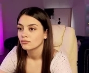 chocolatem1lk is a 18 year old female webcam sex model.