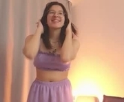 sirendipity is a 18 year old female webcam sex model.