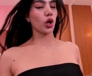 ariel_jonnes is a 19 year old female webcam sex model.