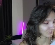 debihenks is a 19 year old female webcam sex model.